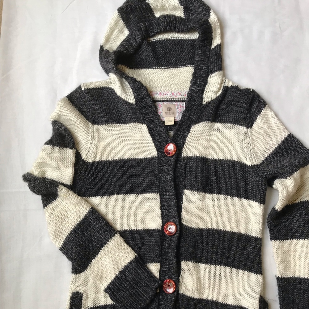 Hooded sweater